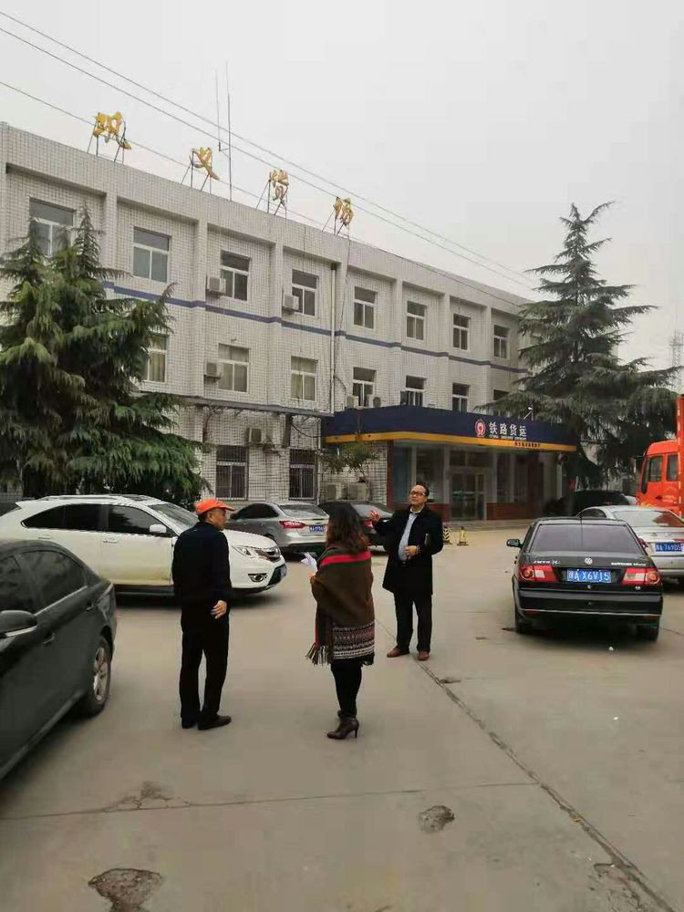 洛阳春瑾节能主任胡火安先生对巩义货场进行节电评估